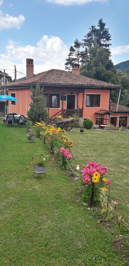 Mechta Guest House Koprivshtitsa Esterno foto